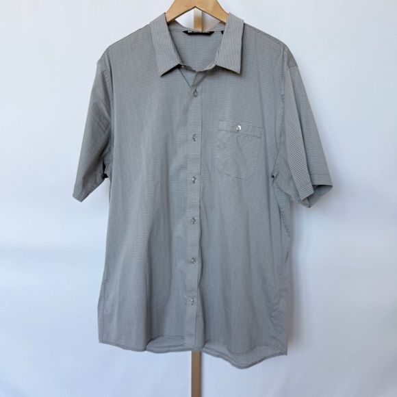 Travis Mathew Men's XL Gray Striped Short Sleeve Button-Up Shirt Cotton Golf - Picture 1 of 11